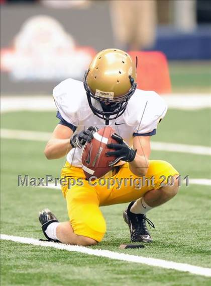 Thumbnail 3 in St. Thomas Aquinas vs Skyline (Kirk Herbstreit National Kickoff Classic) photogallery.