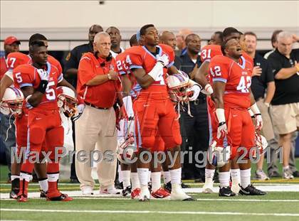 Thumbnail 3 in St. Thomas Aquinas vs Skyline (Kirk Herbstreit National Kickoff Classic) photogallery.