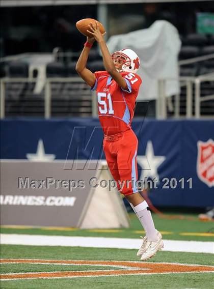 Thumbnail 3 in St. Thomas Aquinas vs Skyline (Kirk Herbstreit National Kickoff Classic) photogallery.