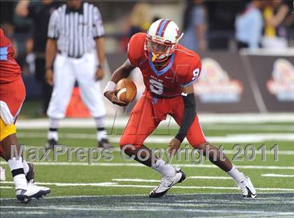 Thumbnail 3 in St. Thomas Aquinas vs Skyline (Kirk Herbstreit National Kickoff Classic) photogallery.