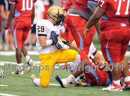 Thumbnail 3 in St. Thomas Aquinas vs Skyline (Kirk Herbstreit National Kickoff Classic) photogallery.