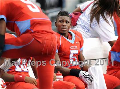 Thumbnail 3 in St. Thomas Aquinas vs Skyline (Kirk Herbstreit National Kickoff Classic) photogallery.