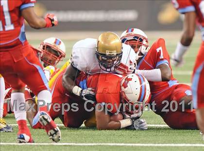 Thumbnail 1 in St. Thomas Aquinas vs Skyline (Kirk Herbstreit National Kickoff Classic) photogallery.