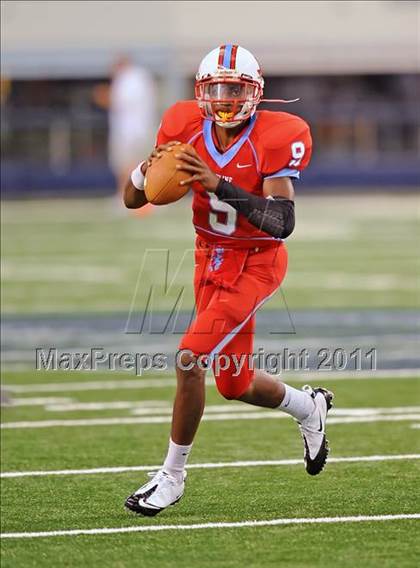 Thumbnail 1 in St. Thomas Aquinas vs Skyline (Kirk Herbstreit National Kickoff Classic) photogallery.
