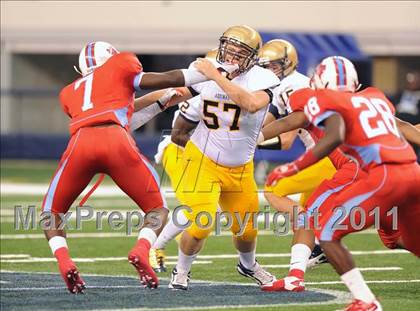 Thumbnail 2 in St. Thomas Aquinas vs Skyline (Kirk Herbstreit National Kickoff Classic) photogallery.