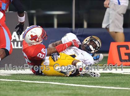 Thumbnail 1 in St. Thomas Aquinas vs Skyline (Kirk Herbstreit National Kickoff Classic) photogallery.