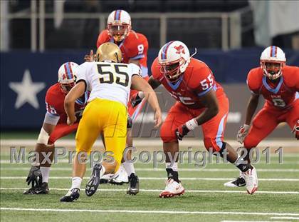 Thumbnail 2 in St. Thomas Aquinas vs Skyline (Kirk Herbstreit National Kickoff Classic) photogallery.