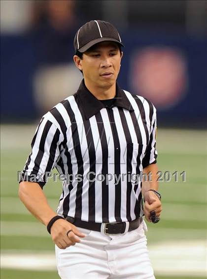 Thumbnail 1 in St. Thomas Aquinas vs Skyline (Kirk Herbstreit National Kickoff Classic) photogallery.