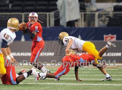 Thumbnail 3 in St. Thomas Aquinas vs Skyline (Kirk Herbstreit National Kickoff Classic) photogallery.