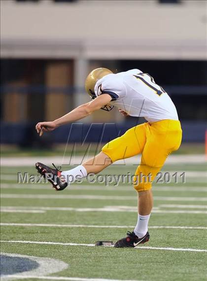 Thumbnail 1 in St. Thomas Aquinas vs Skyline (Kirk Herbstreit National Kickoff Classic) photogallery.