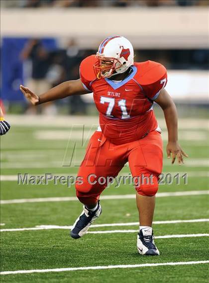 Thumbnail 2 in St. Thomas Aquinas vs Skyline (Kirk Herbstreit National Kickoff Classic) photogallery.