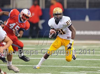 Thumbnail 2 in St. Thomas Aquinas vs Skyline (Kirk Herbstreit National Kickoff Classic) photogallery.