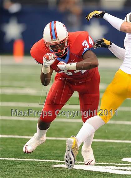 Thumbnail 2 in St. Thomas Aquinas vs Skyline (Kirk Herbstreit National Kickoff Classic) photogallery.