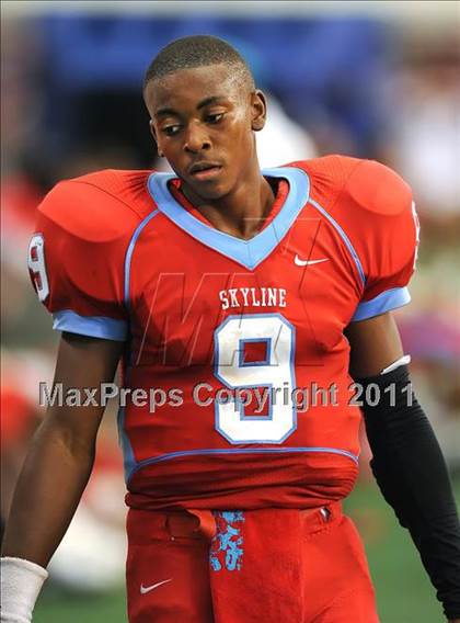 Thumbnail 1 in St. Thomas Aquinas vs Skyline (Kirk Herbstreit National Kickoff Classic) photogallery.