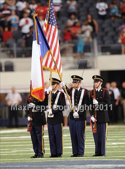 Thumbnail 3 in St. Thomas Aquinas vs Skyline (Kirk Herbstreit National Kickoff Classic) photogallery.