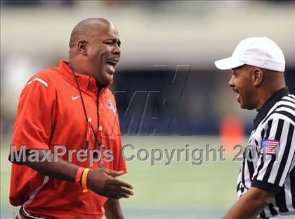 Thumbnail 1 in St. Thomas Aquinas vs Skyline (Kirk Herbstreit National Kickoff Classic) photogallery.