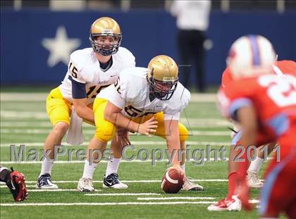 Thumbnail 3 in St. Thomas Aquinas vs Skyline (Kirk Herbstreit National Kickoff Classic) photogallery.