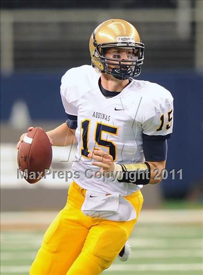Thumbnail 2 in St. Thomas Aquinas vs Skyline (Kirk Herbstreit National Kickoff Classic) photogallery.