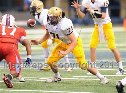 Thumbnail 2 in St. Thomas Aquinas vs Skyline (Kirk Herbstreit National Kickoff Classic) photogallery.