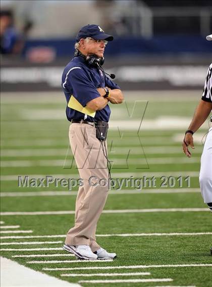 Thumbnail 3 in St. Thomas Aquinas vs Skyline (Kirk Herbstreit National Kickoff Classic) photogallery.