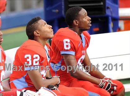 Thumbnail 1 in St. Thomas Aquinas vs Skyline (Kirk Herbstreit National Kickoff Classic) photogallery.