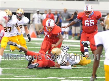 Thumbnail 3 in St. Thomas Aquinas vs Skyline (Kirk Herbstreit National Kickoff Classic) photogallery.