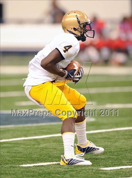 Thumbnail 1 in St. Thomas Aquinas vs Skyline (Kirk Herbstreit National Kickoff Classic) photogallery.