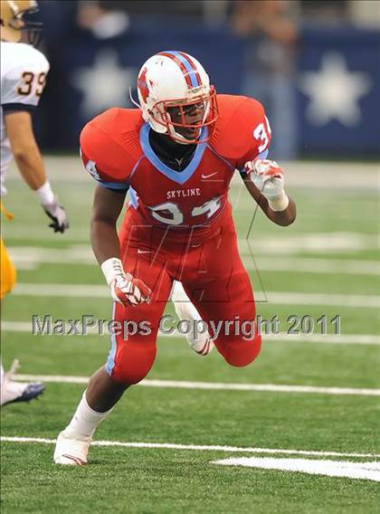 Thumbnail 3 in St. Thomas Aquinas vs Skyline (Kirk Herbstreit National Kickoff Classic) photogallery.