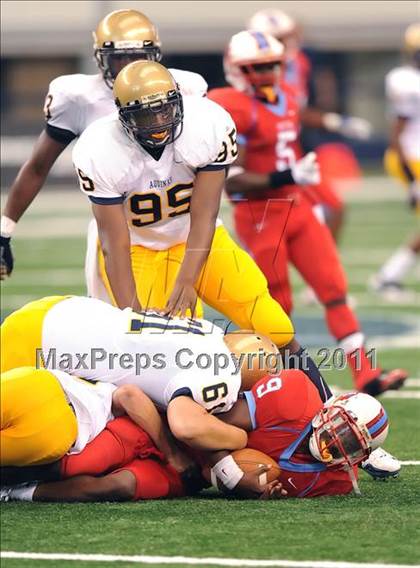 Thumbnail 2 in St. Thomas Aquinas vs Skyline (Kirk Herbstreit National Kickoff Classic) photogallery.