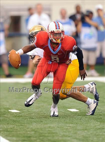 Thumbnail 3 in St. Thomas Aquinas vs Skyline (Kirk Herbstreit National Kickoff Classic) photogallery.