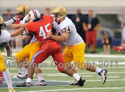 Thumbnail 2 in St. Thomas Aquinas vs Skyline (Kirk Herbstreit National Kickoff Classic) photogallery.