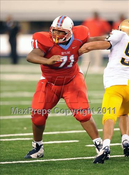 Thumbnail 1 in St. Thomas Aquinas vs Skyline (Kirk Herbstreit National Kickoff Classic) photogallery.