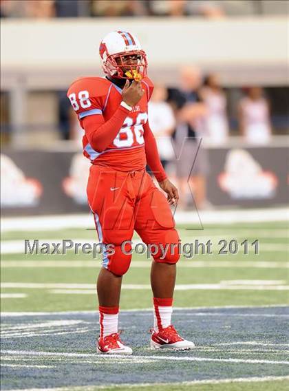Thumbnail 2 in St. Thomas Aquinas vs Skyline (Kirk Herbstreit National Kickoff Classic) photogallery.