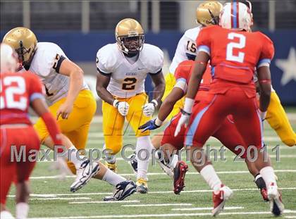Thumbnail 3 in St. Thomas Aquinas vs Skyline (Kirk Herbstreit National Kickoff Classic) photogallery.