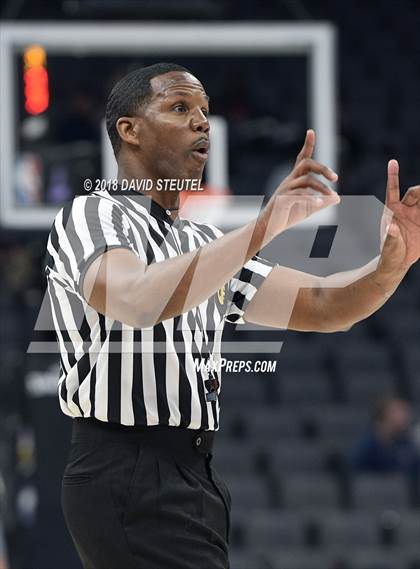 Thumbnail 3 in Serra vs. Sacred Heart Cathedral Preparatory (CIF State D1 Final) photogallery.
