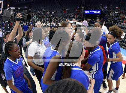 Thumbnail 1 in Serra vs. Sacred Heart Cathedral Preparatory (CIF State D1 Final) photogallery.