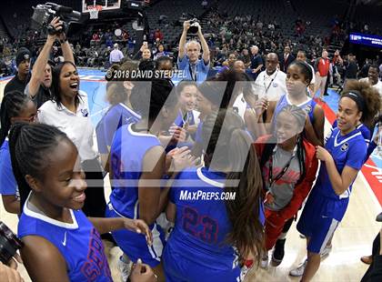 Thumbnail 3 in Serra vs. Sacred Heart Cathedral Preparatory (CIF State D1 Final) photogallery.