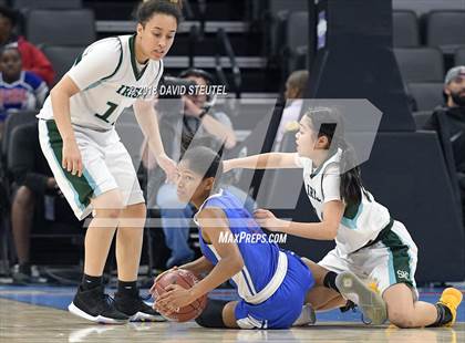 Thumbnail 2 in Serra vs. Sacred Heart Cathedral Preparatory (CIF State D1 Final) photogallery.