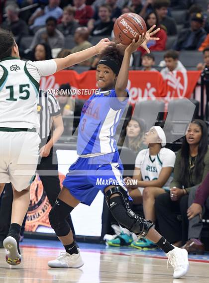 Thumbnail 3 in Serra vs. Sacred Heart Cathedral Preparatory (CIF State D1 Final) photogallery.