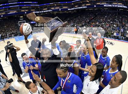 Thumbnail 1 in Serra vs. Sacred Heart Cathedral Preparatory (CIF State D1 Final) photogallery.