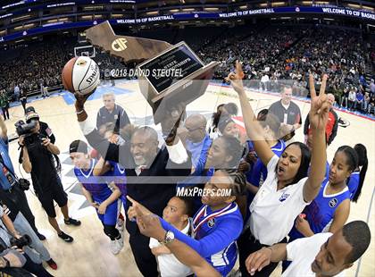 Thumbnail 2 in Serra vs. Sacred Heart Cathedral Preparatory (CIF State D1 Final) photogallery.