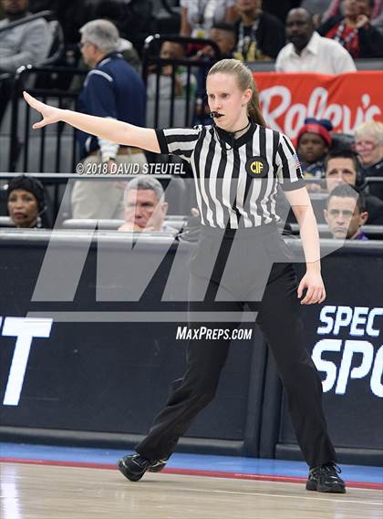 Thumbnail 3 in Serra vs. Sacred Heart Cathedral Preparatory (CIF State D1 Final) photogallery.