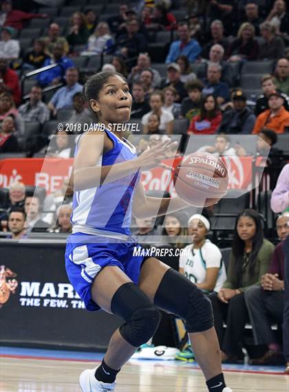 Thumbnail 3 in Serra vs. Sacred Heart Cathedral Preparatory (CIF State D1 Final) photogallery.