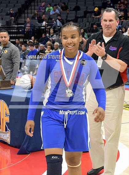 Thumbnail 2 in Serra vs. Sacred Heart Cathedral Preparatory (CIF State D1 Final) photogallery.