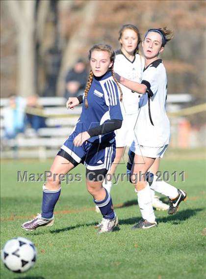 Thumbnail 3 in Barlow vs. Woodstock Academy (CIAC Class L 2nd Round) photogallery.