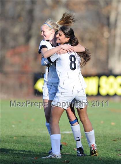 Thumbnail 2 in Barlow vs. Woodstock Academy (CIAC Class L 2nd Round) photogallery.