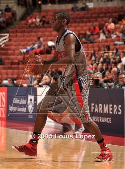 Thumbnail 2 in Village Christian vs. Great Oak (CIF SS D1AA Final) photogallery.