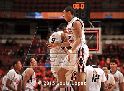 Thumbnail 3 in Village Christian vs. Great Oak (CIF SS D1AA Final) photogallery.