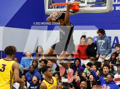 Thumbnail 2 in Christ the King @ Sierra Canyon photogallery.