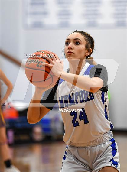 Thumbnail 3 in Mumford vs Granger (Cotton Christmas Classic) photogallery.